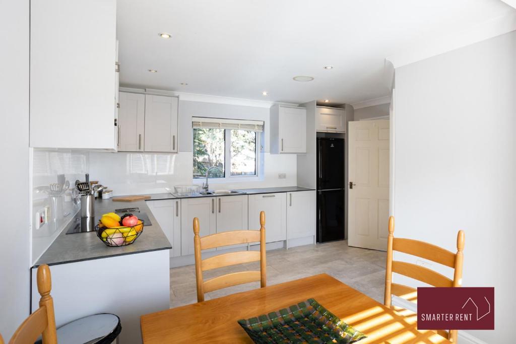 Wimbledon - Driveway Parking Garden 4bed Сasa de vacaciones *